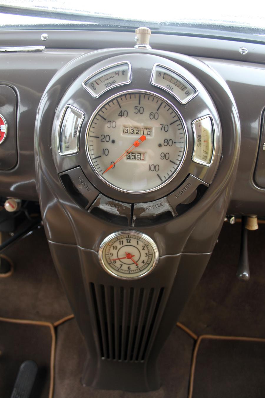  Lincoln Zephyr Convertible Sedan 1938 года  (фото 10 из 46)